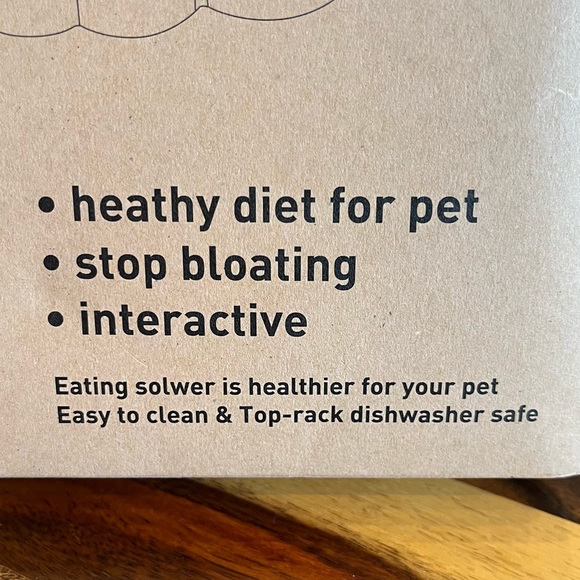 NIB Lime Green Strawberry Flower Pet Slow Feeder Bowl - Picture 6 of 15